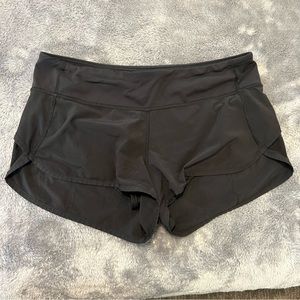 Lululemon Black 2.5” Low Rise Speed Up Shorts